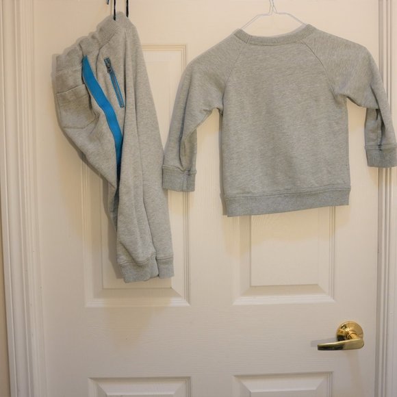 Gap Kids Girls Raglan Arch Logo 1969 Pullover Sweater & Pajama in Gray Size XS - Picture 4 of 6